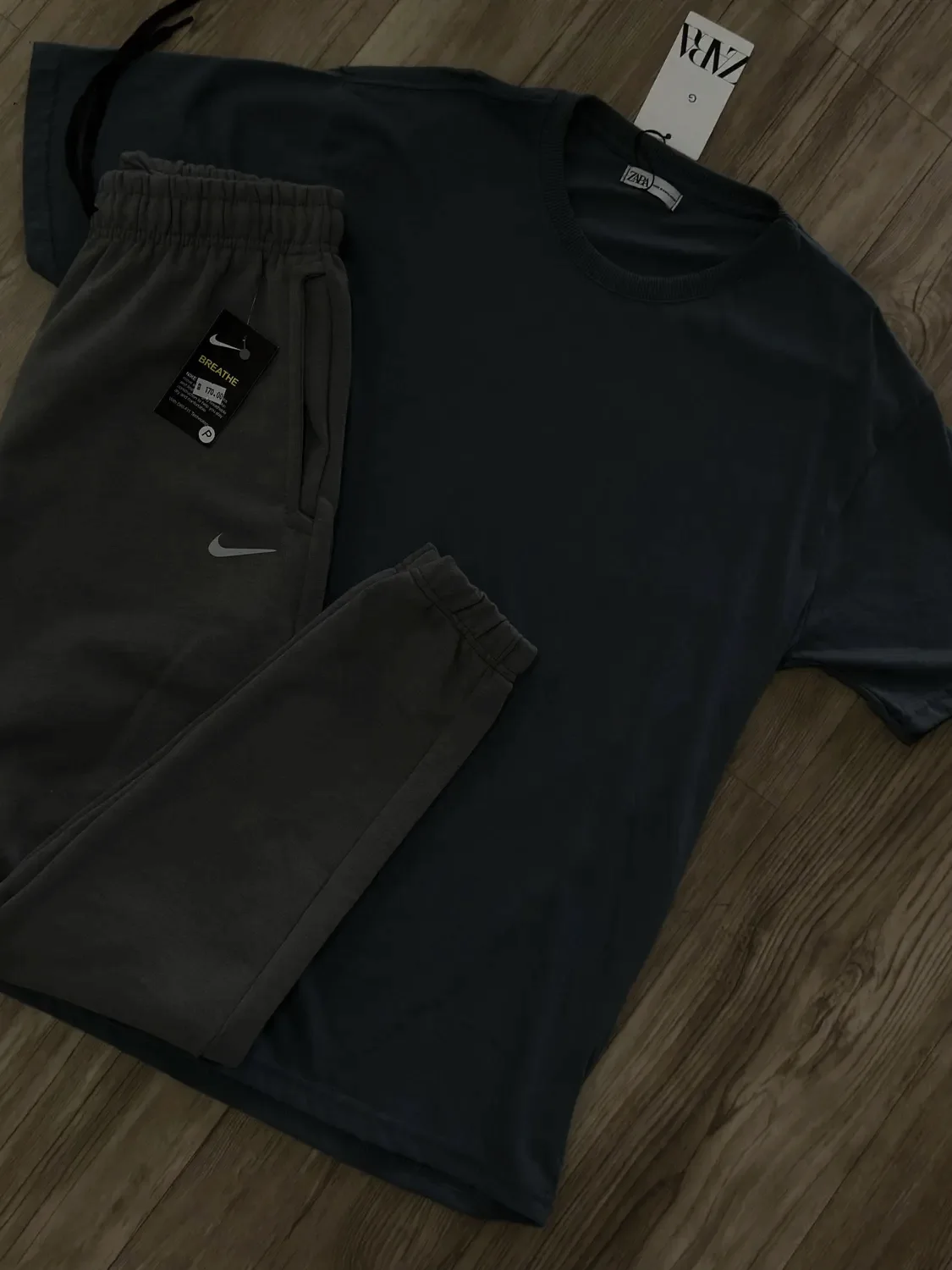 Combo calça de moletom e camisa Zara